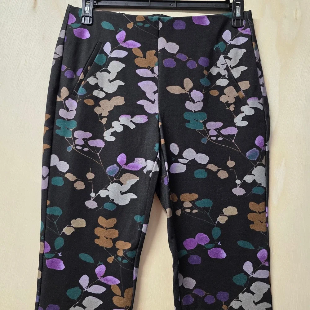 Chicos Brigit Slim Ankle Pants Womens 1 US 8‎ Black Purple Botanical Leaf Print